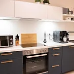 Zentrale Und Ruhige 4-raum-wohnung Für Bis Zu 6 Personen - Ideal Für Familien Und Gruppen Rostock