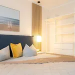 Zentrale Und Ruhige 4-raum-wohnung Für Bis Zu 6 Personen - Ideal Für Familien Und Gruppen Apartment Rostock