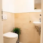 Apartment Zentrale Und Ruhige 4-raum-wohnung Für Bis Zu 6 Personen - Ideal Für Familien Und Gruppen Rostock