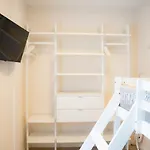 Zentrale Und Ruhige 4-raum-wohnung Für Bis Zu 6 Personen - Ideal Für Familien Und Gruppen