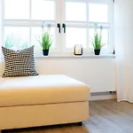Zentrale Und Ruhige 4-raum-wohnung Für Bis Zu 6 Personen - Ideal Für Familien Und Gruppen Apartment