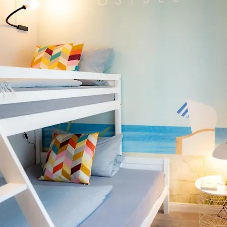 Apartment Zentrale Und Ruhige 4-raum-wohnung Fuer Bis Zu 6 Personen - Ideal Fuer Familien Und Gruppen
