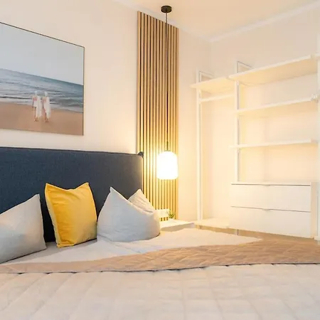 Zentrale Und Ruhige 4-raum-wohnung Fuer Bis Zu 6 Personen - Ideal Fuer Familien Und Gruppen Apartment Rostock