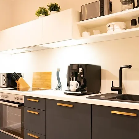Zentrale Und Ruhige 4-raum-wohnung Fuer Bis Zu 6 Personen - Ideal Fuer Familien Und Gruppen Apartment Rostock