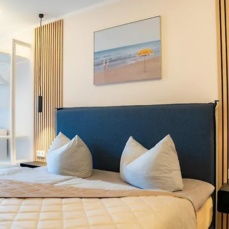 Zentrale Und Ruhige 4-raum-wohnung Fuer Bis Zu 6 Personen - Ideal Fuer Familien Und Gruppen Apartment Rostock