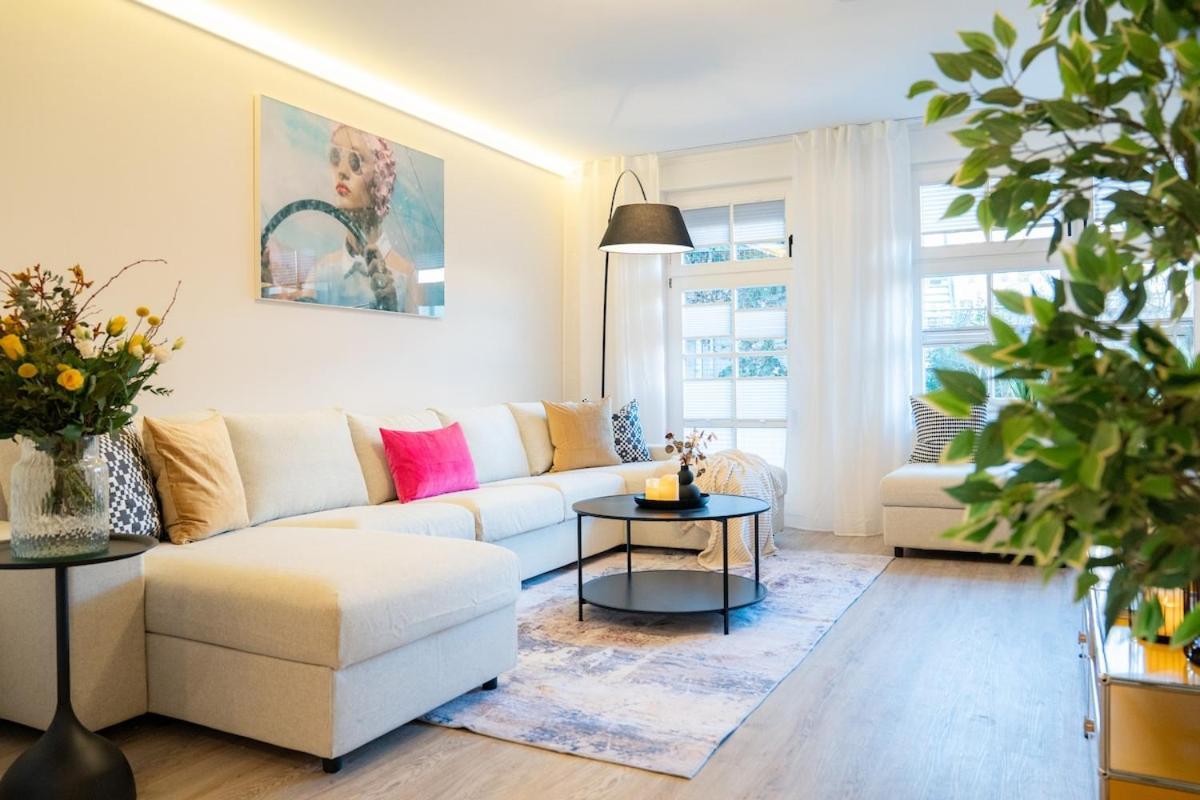 Apartment Zentrale Und Ruhige 4-raum-wohnung Für Bis Zu 6 Personen - Ideal Für Familien Und Gruppen Rostock